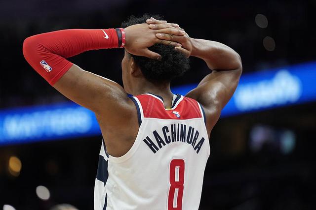 字母哥独木难支 无解防守或助雷霆笑傲NBA杯